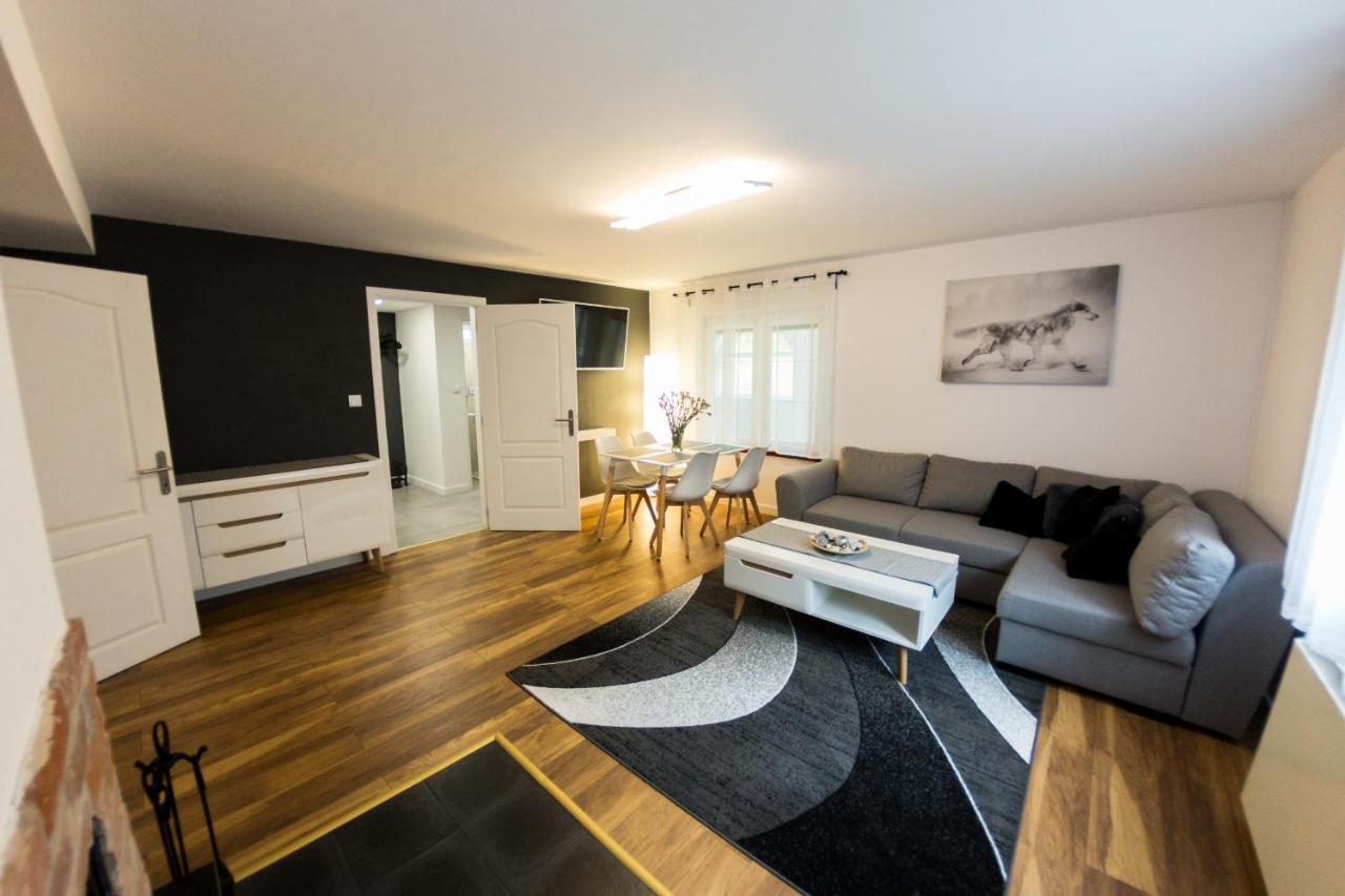 Villa Lupus - Apartament Z Prywatna Sauna 斯克拉斯卡波伦巴 外观 照片